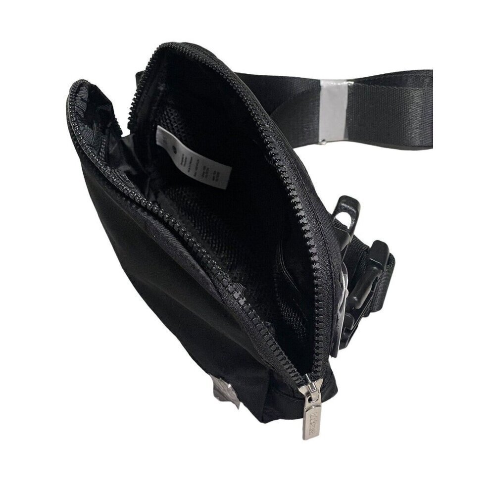 NWT Lululemon Everywhere waist bag & Fanny Pack Extended Strap Black - Picture 4 of 12